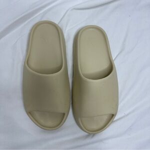 Yeezy Foam Slides sz 12